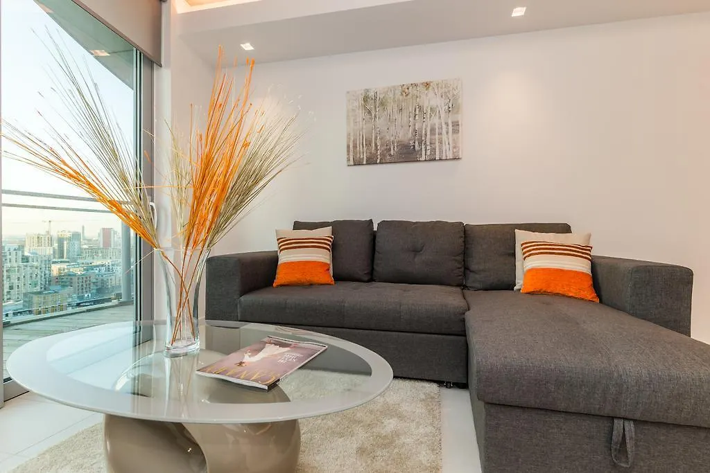 Royal Style Apartment - 5 Mins Walk To Excel London 0*,  United Kingdom