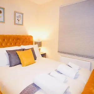 Holiday home 3bed House Free Parking Canary Wharf, London