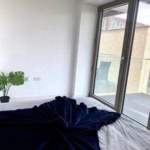 Apartment Md : Stunning 2 Bedroom 2 Bath - Royal Docks, London